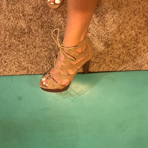 Shoes - Picture 5 of 5